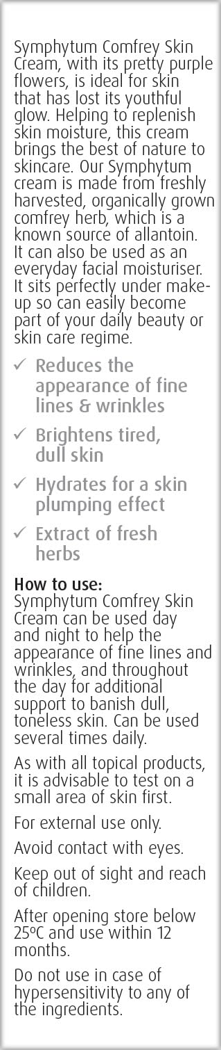 Hierba fresca cosechada, aroma natural y color verde natural de la crema.