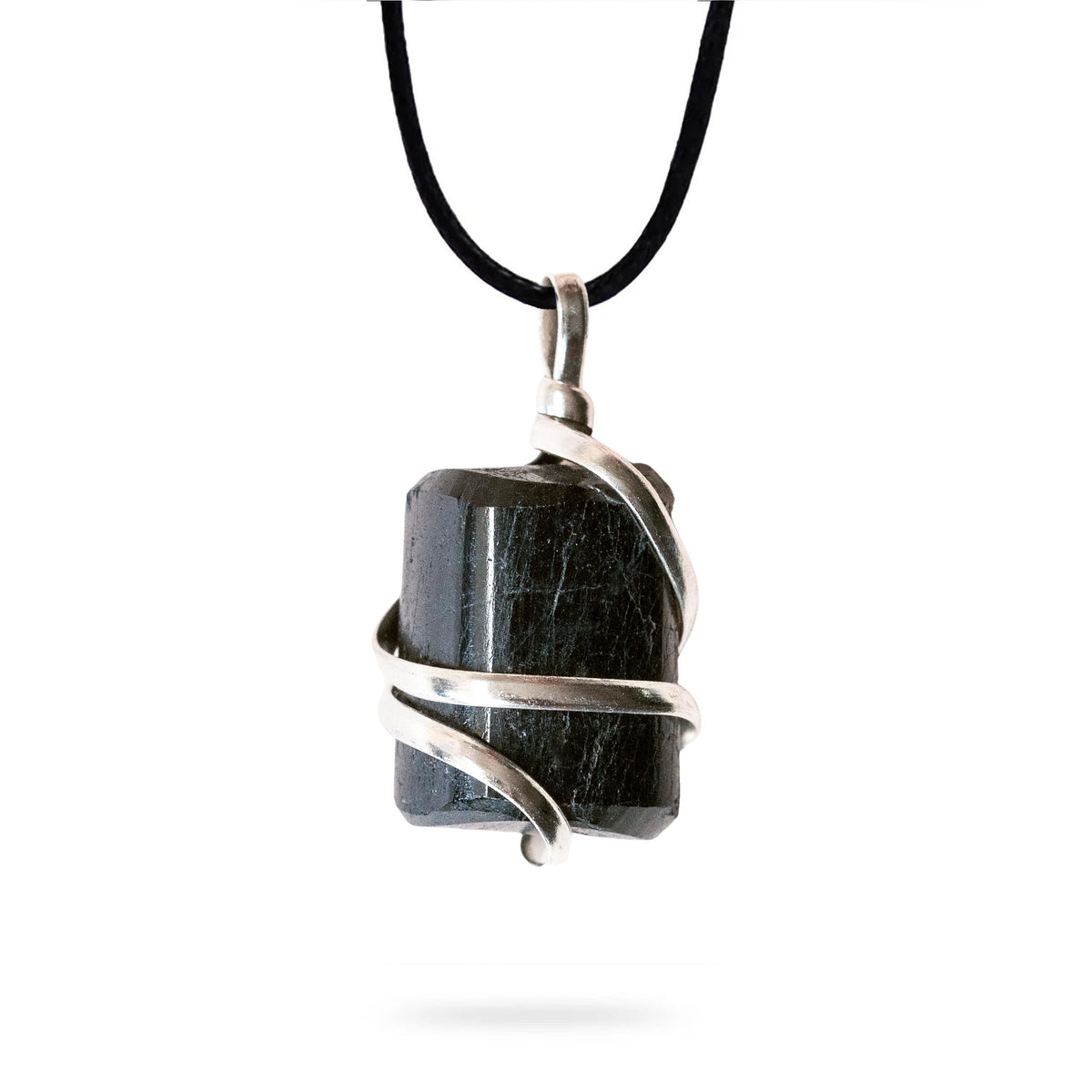Colgante Ayana Wellness con turmalina negra, protección diaria frente energías negativas.
