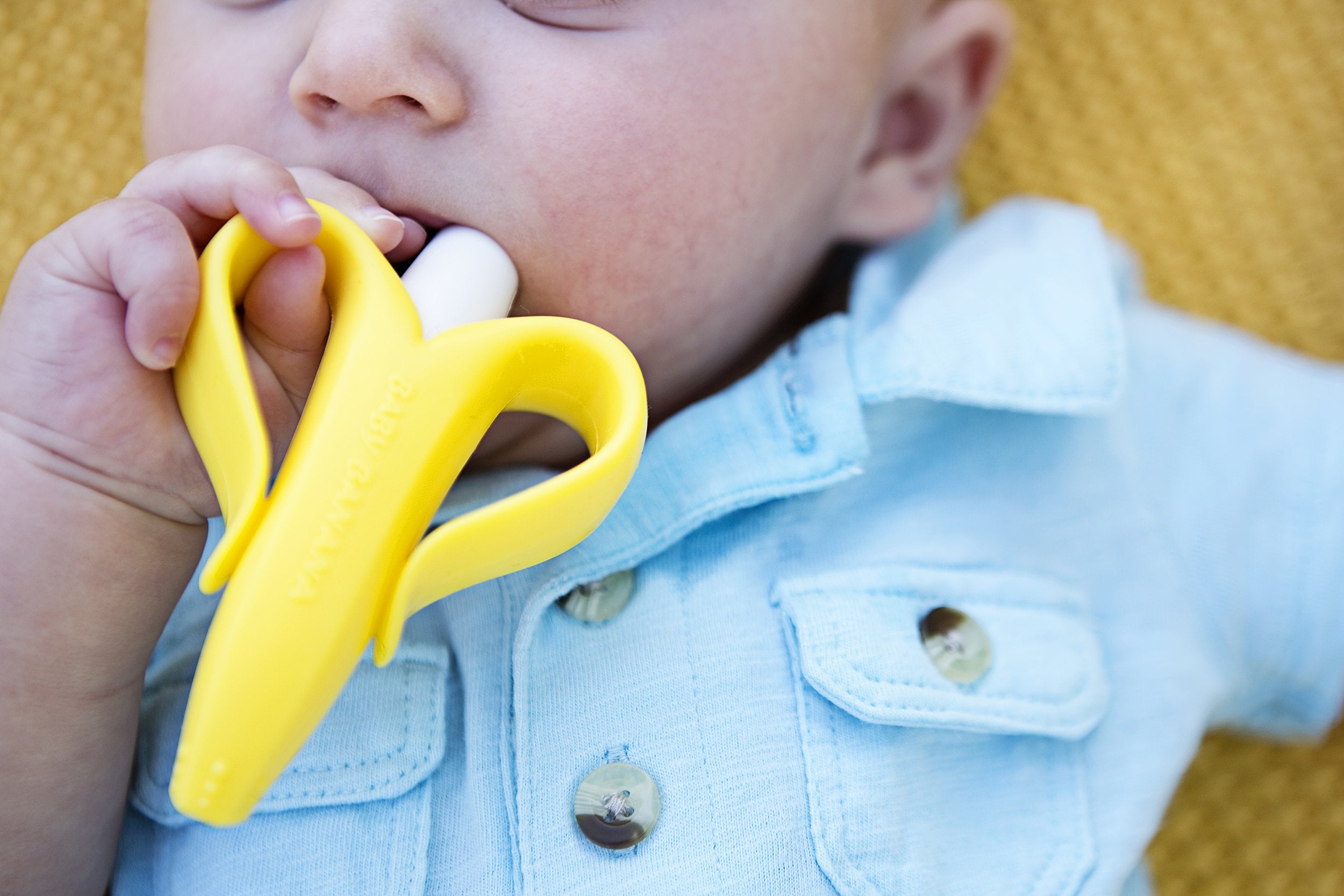 Baby Banana: mango ergonómico facilita el agarre de manos pequeñas.