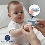 Recogedor integrado de Baby Proof Me captura las uñas cortadas de inmediato.