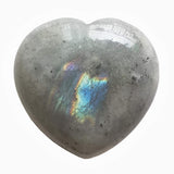 Bacatgem piedra luna palma corazón tallado; serenidad y enfoque durante la meditación.