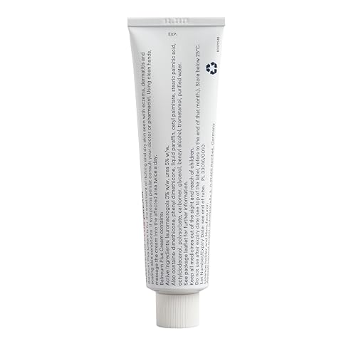 Aplicación de Balneum Plus Crema en la palma de la mano