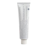 Aplicación de Balneum Plus Crema en la palma de la mano