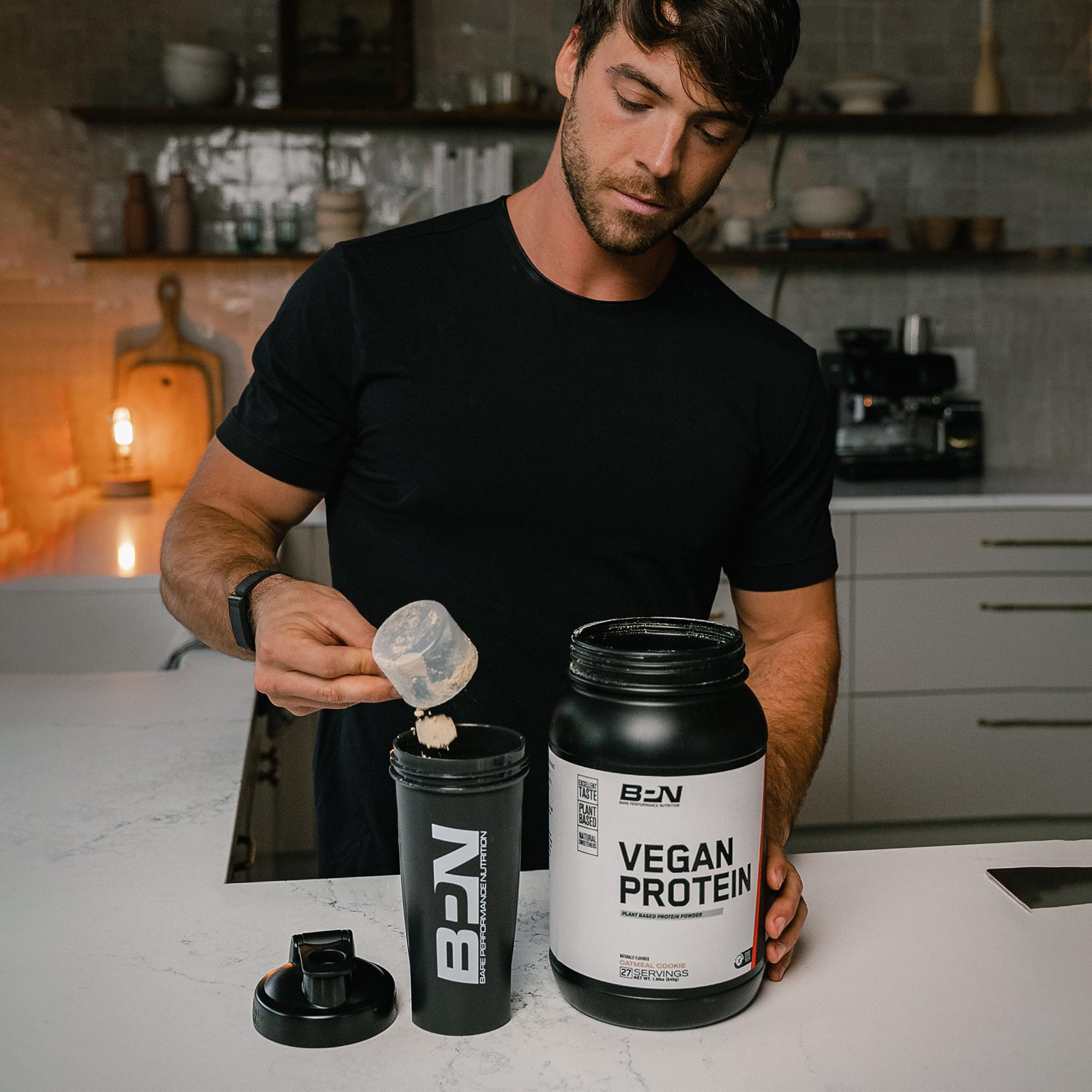 BARE PERFORMANCE NUTRITION Vegan Protein, etiqueta y diseño del envase de vainilla
