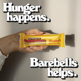 Barebells barra proteica suave caramel-choco en mesa de desayuno, ritual nutritivo y sabroso.