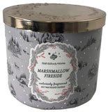 Vela Bath & Body Works 3 mechas Marshmallow Fireside para crear ambientes cálidos y acogedores.
