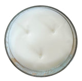 Vela Bath & Body Works White Barn para crear ambiente cálido en casa.