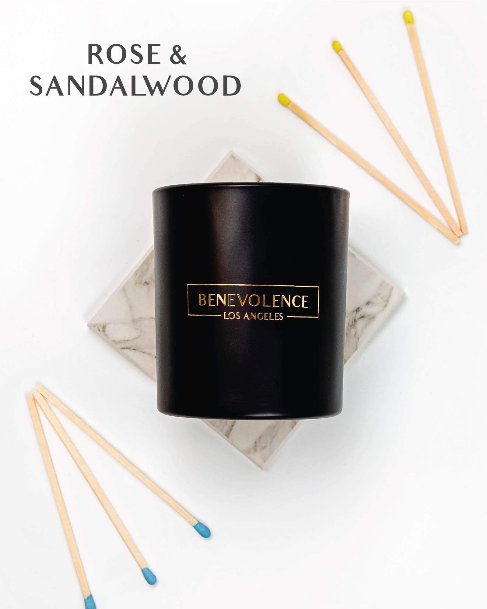 Vela negra Benevolence LA para el hogar, ambiente sofisticado y aromático.