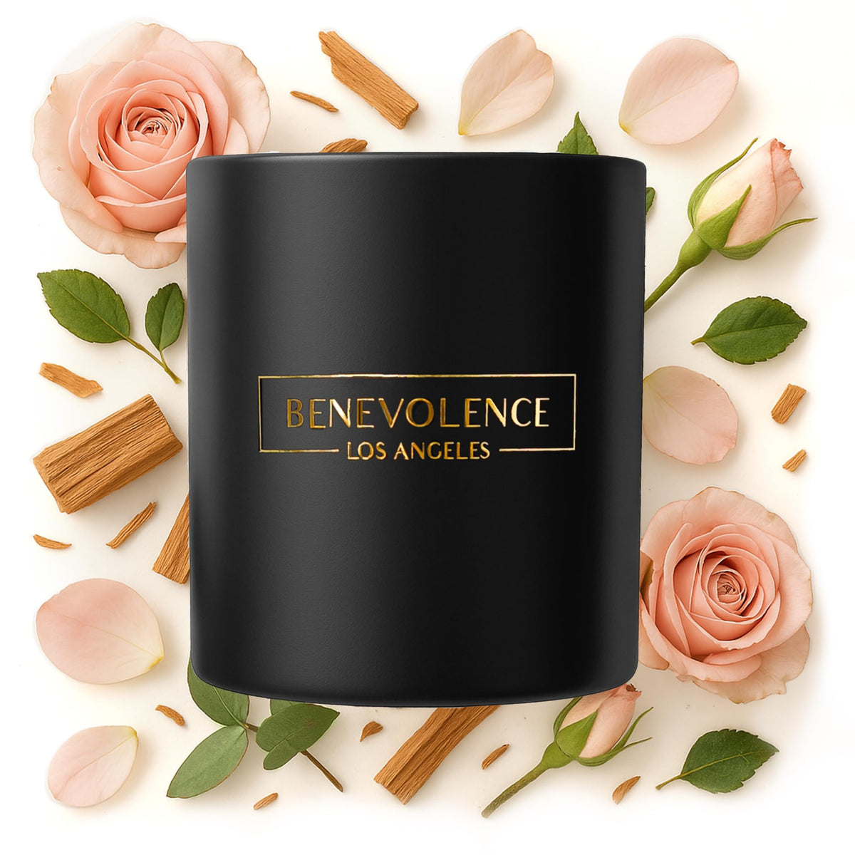 Vela Benevolence LA rosa sándalo para Navidad, aroma elegante que transforma espacios.
