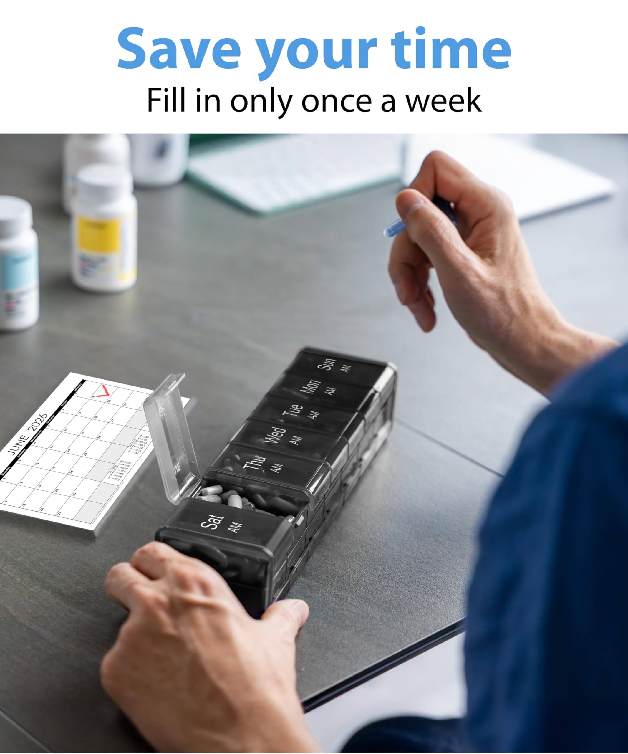 Uso de viaje con Organizador XXL de BEXEEN para medicación completa.