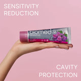Biomed Pasta Dental esmalte, cuidado diario que protege el esmalte durante el cepillado.