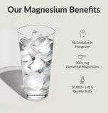 BiOptimizers Magnesium Breakthrough, botella abierta, verter en vaso para una ingesta suave