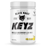 Black Magic Keyz en bote de aminoácidos EAA para rendimiento durante entrenamientos.