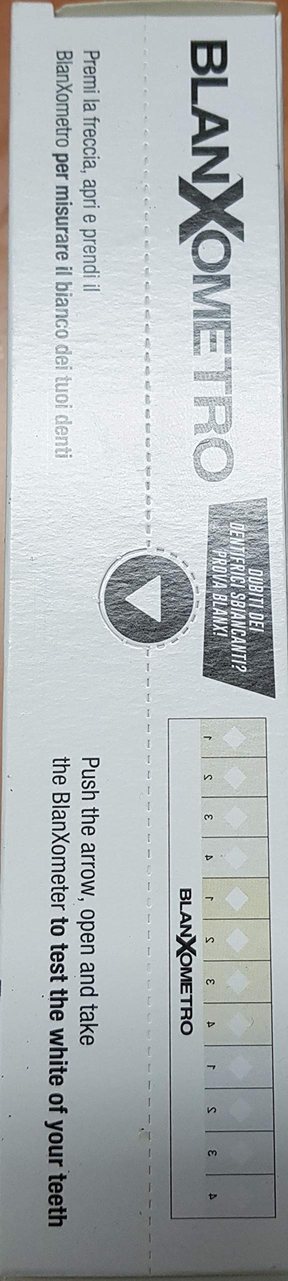 BlanX micropartículas de carbono atrapan placa para una limpieza más profunda.