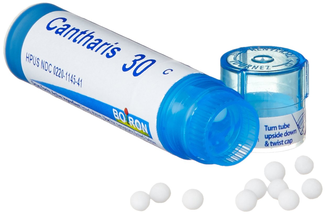 Boiron Cantharis 30C, vista cercana al frasco y perlas de disolución rápida