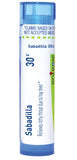 Boiron Sabadilla 30C: pellets que se disuelven bajo la lengua para alivio rápido.