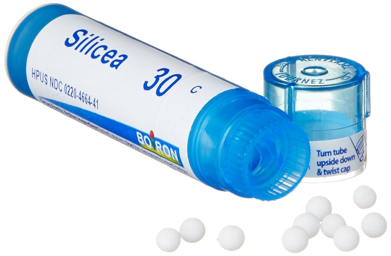 Etiqueta clara de Silicea 30C facilita revisión rápida de información.