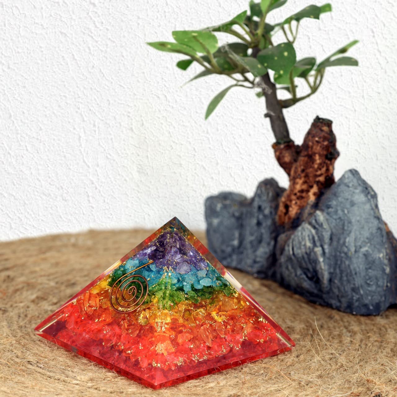 Bombay Crystals Export – pirámide orgonita regalo espiritual significativo.