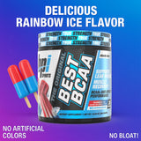 Vaso con BPI Sports Best BCAA Arcoíris Hielo para hidratación durante el entrenamiento.