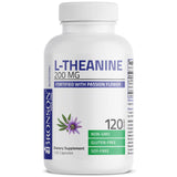 Cápsula de Bronson L-Theanine 200 mg dentro de la botella, fácil de tomar.