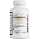 Bronson Multivitamin en mano, cápsulas visibles para hombres activos.