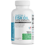 Bronson Omega 3: cápsulas en mano muestran tamaño cómodo.
