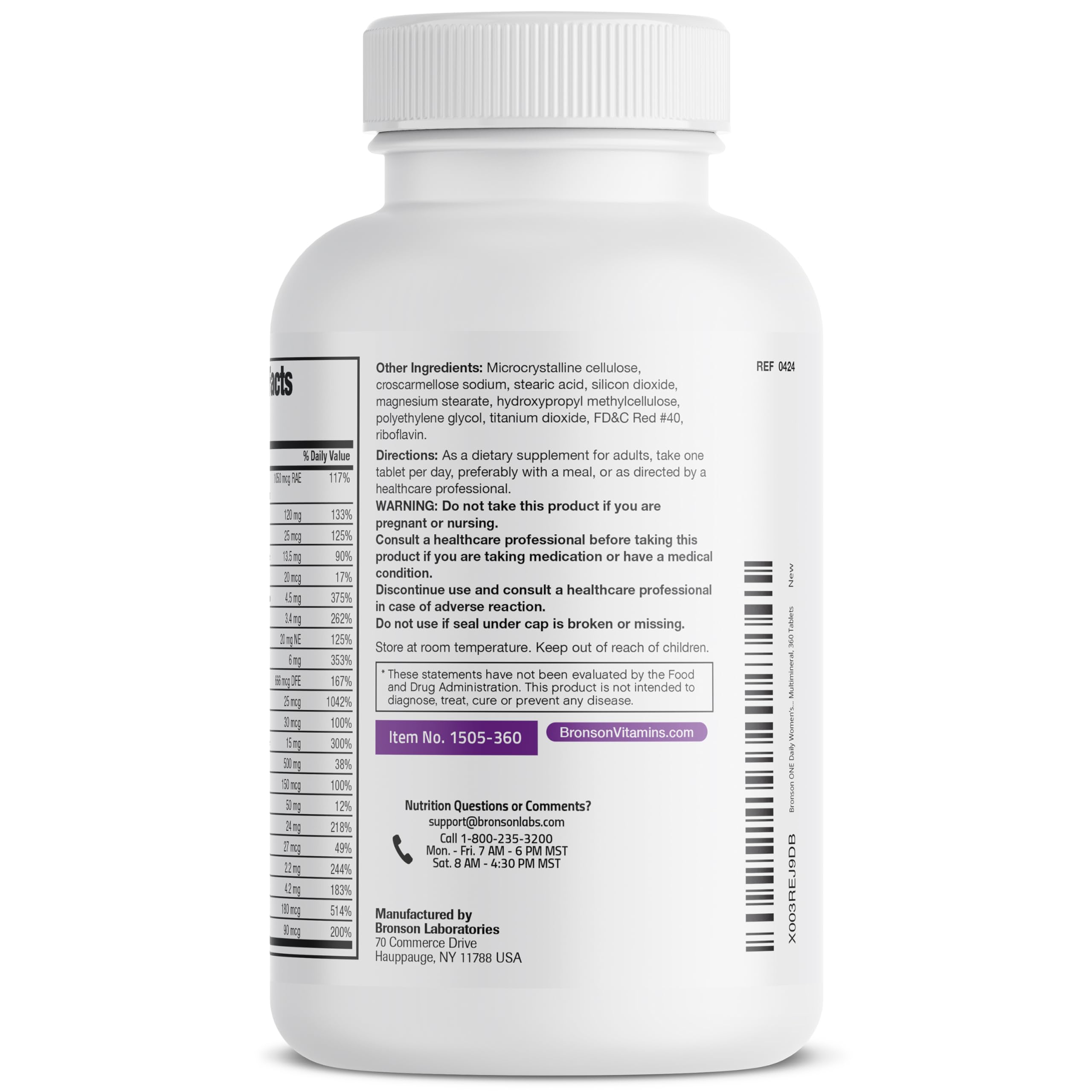 Bronson One Daily Multivitamin: tabletas en mano para rutina de salud 50+.