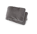 Envoltura corporal Bucky gris con funda de seda para relajación suave.