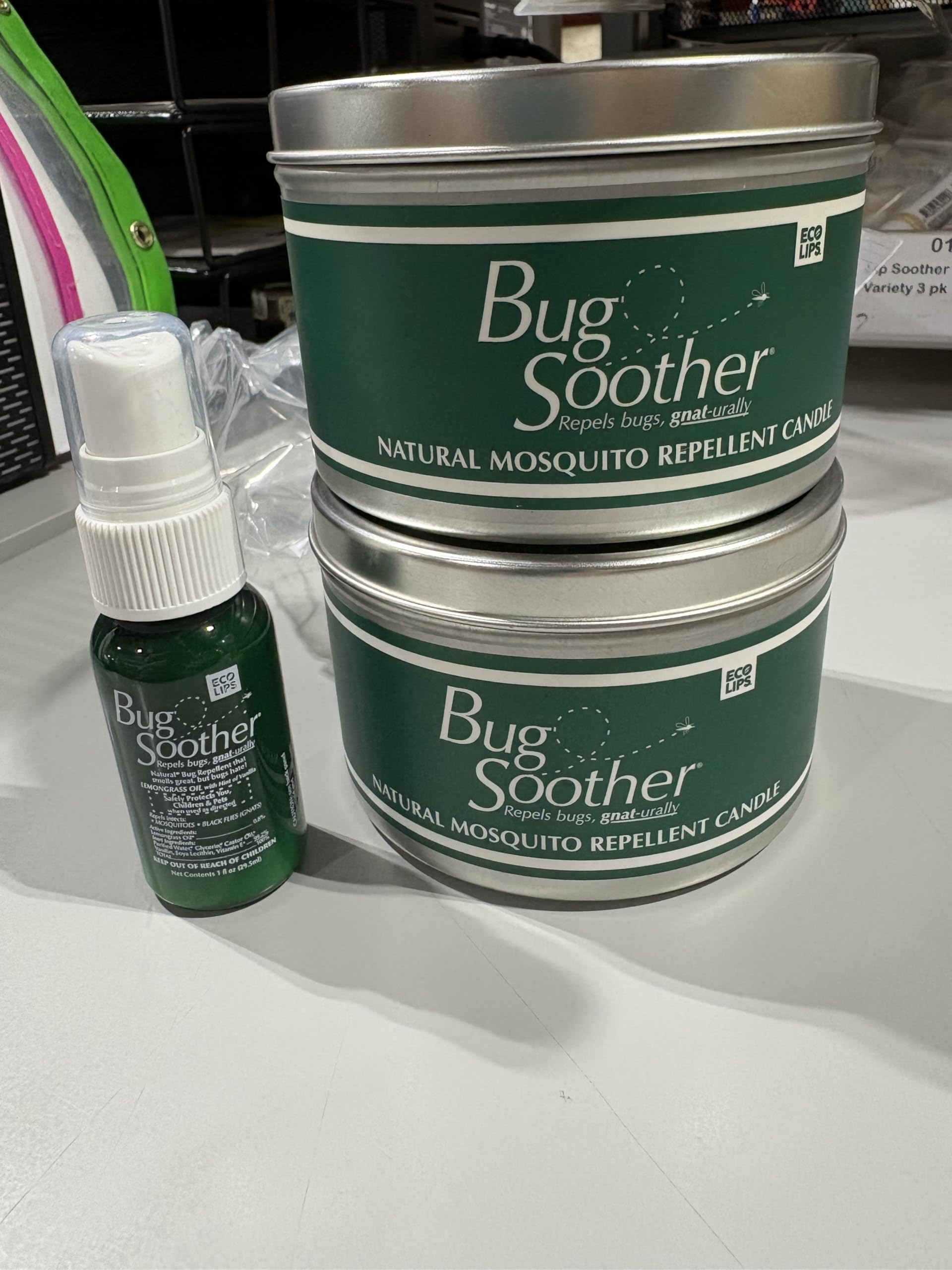 Producto hecho en EE. UU., vela repelente Bug Soother para exteriores.