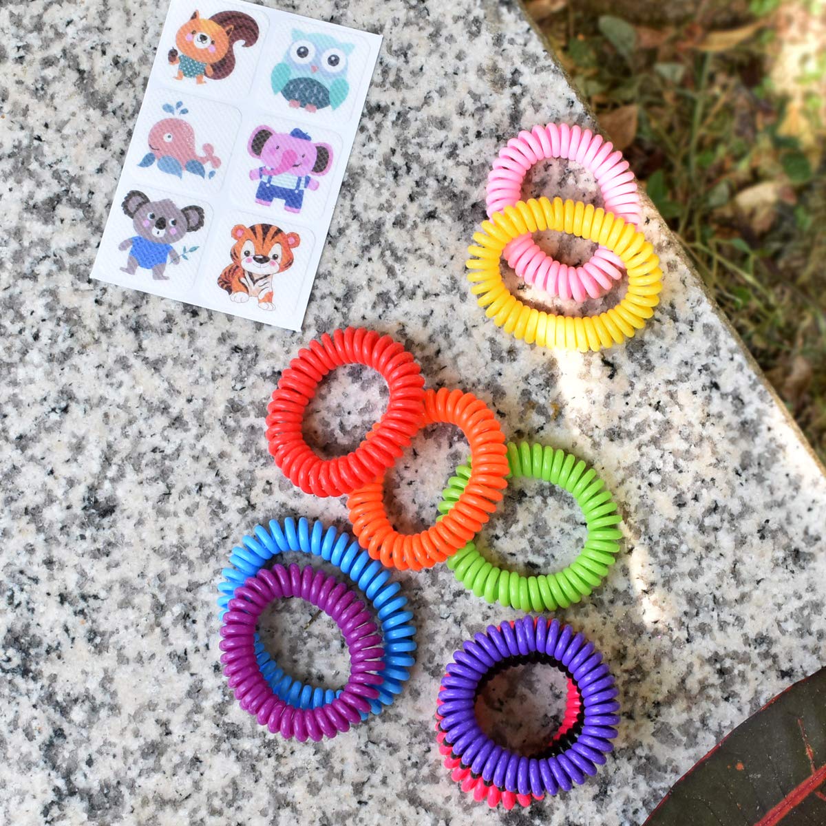Uso en muñecas, tobillos o cabello con BuggyBands.