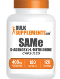 BulkSupplements SAM-e cápsulas 400 mg; bote visible para ingesta diaria conveniente.