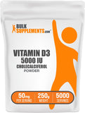BulkSupplements Vitamina D3 en polvo: tarro, dosis fácil para tu rutina diaria.