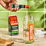 Bulletproof Greens taza con agua, mezcla suave para empezar el día