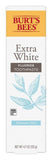 Cepillado con Burt's Bees Extra White Mountain Mint, acción limpia y sensación de pureza.