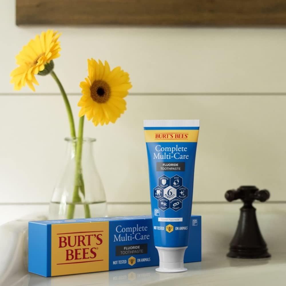 Burt's Bees Complete Multi-Care, sin sabores artificiales para experiencia natural