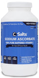 C-Salts Ascorbato de sodio puro vertido en vaso para hidratación suave.