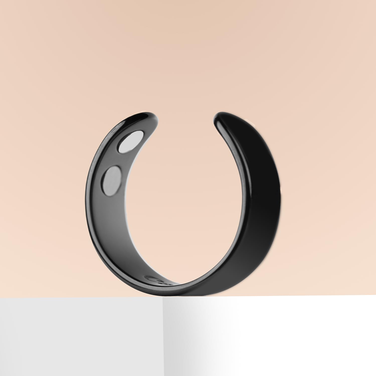 CALMI: anillo con acabado oro rosado minimalista para estilo sofisticado