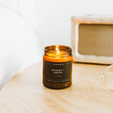 Calyan Wax Co. Desert & Agave primer plano de jarro-ambar