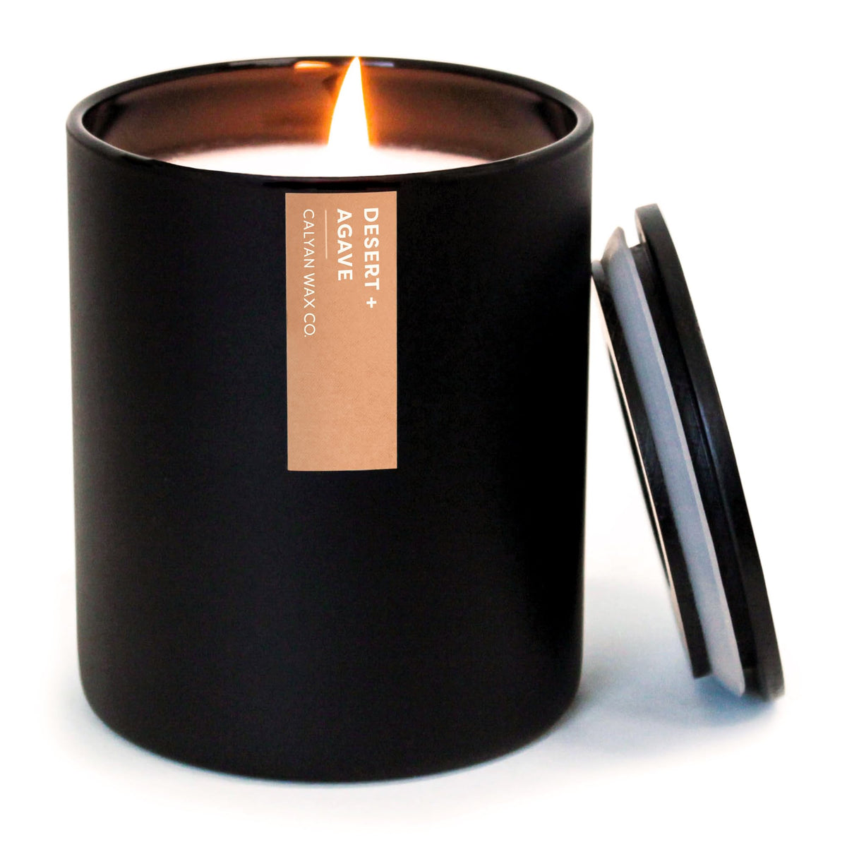Calyan Wax Co. Desert & Agave en tarro negro, ideal para ambientes elegantes.