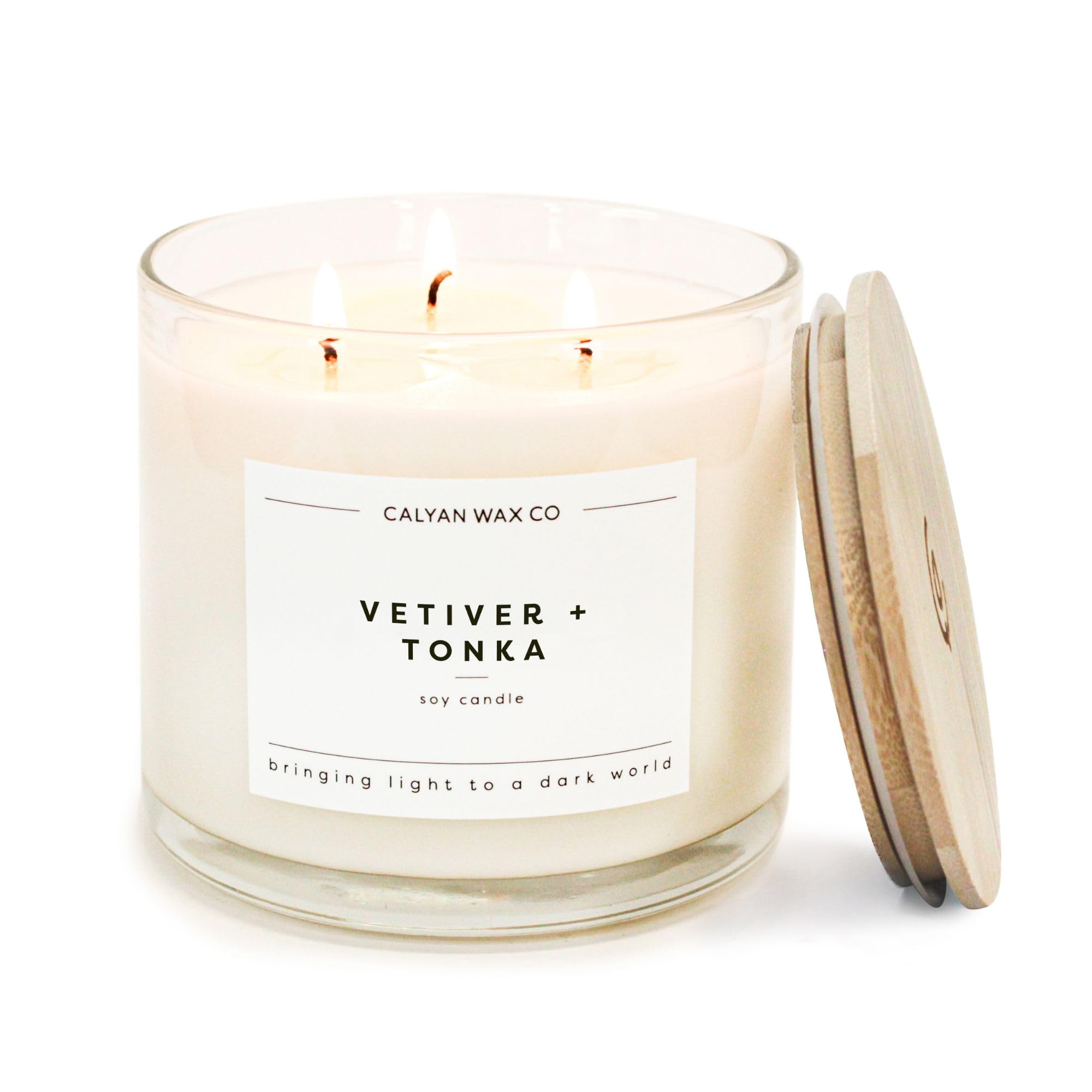Calyan Wax Co. vela Vetiver & Tonka en vaso grande para espacios amplios