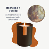 Calyan Wax Co. vela encendida Redwood-Vanilla para salón cálido y relajante.