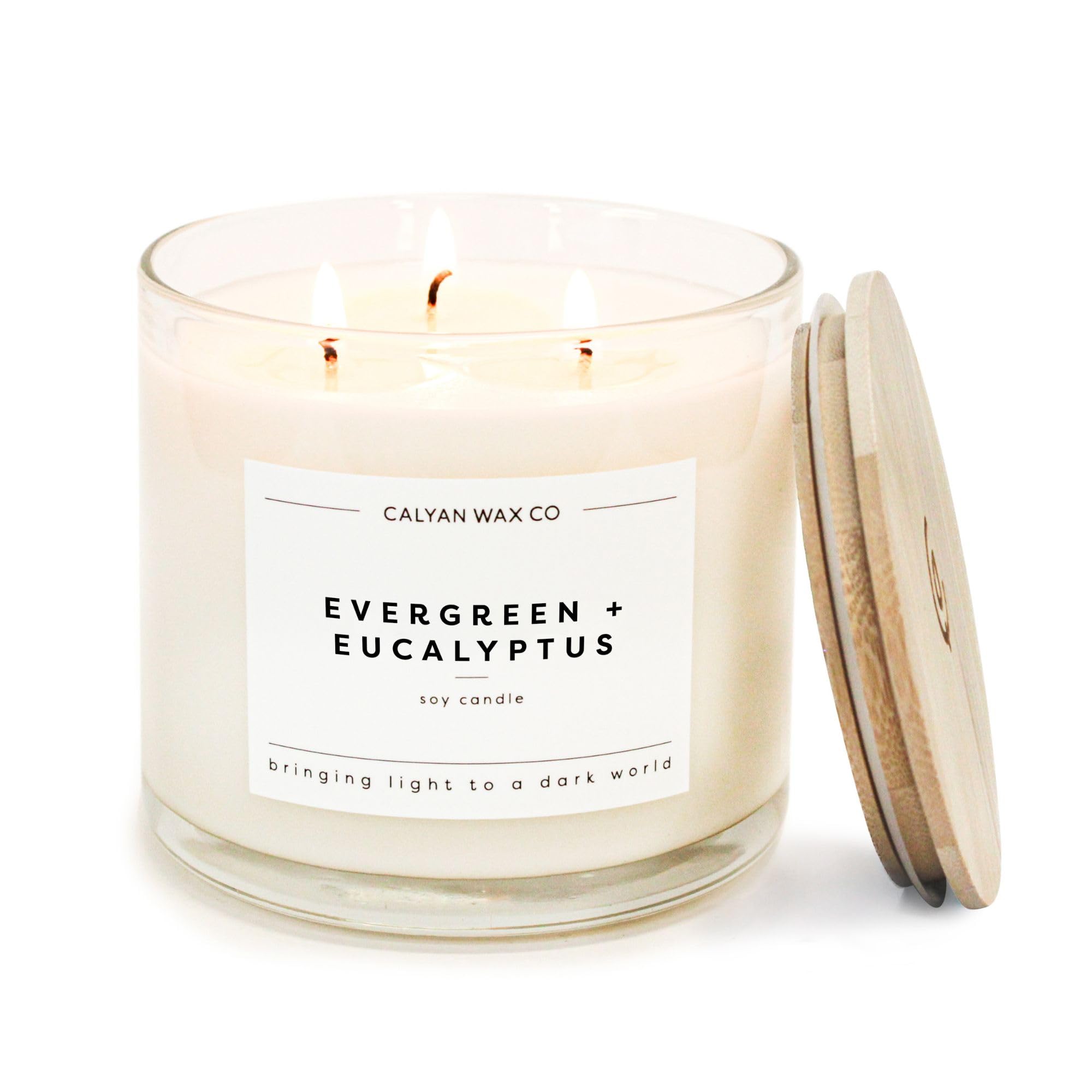 Calyan Wax Co. Evergreen y Eucalipto: vela tres-mechas para ambientar salones.
