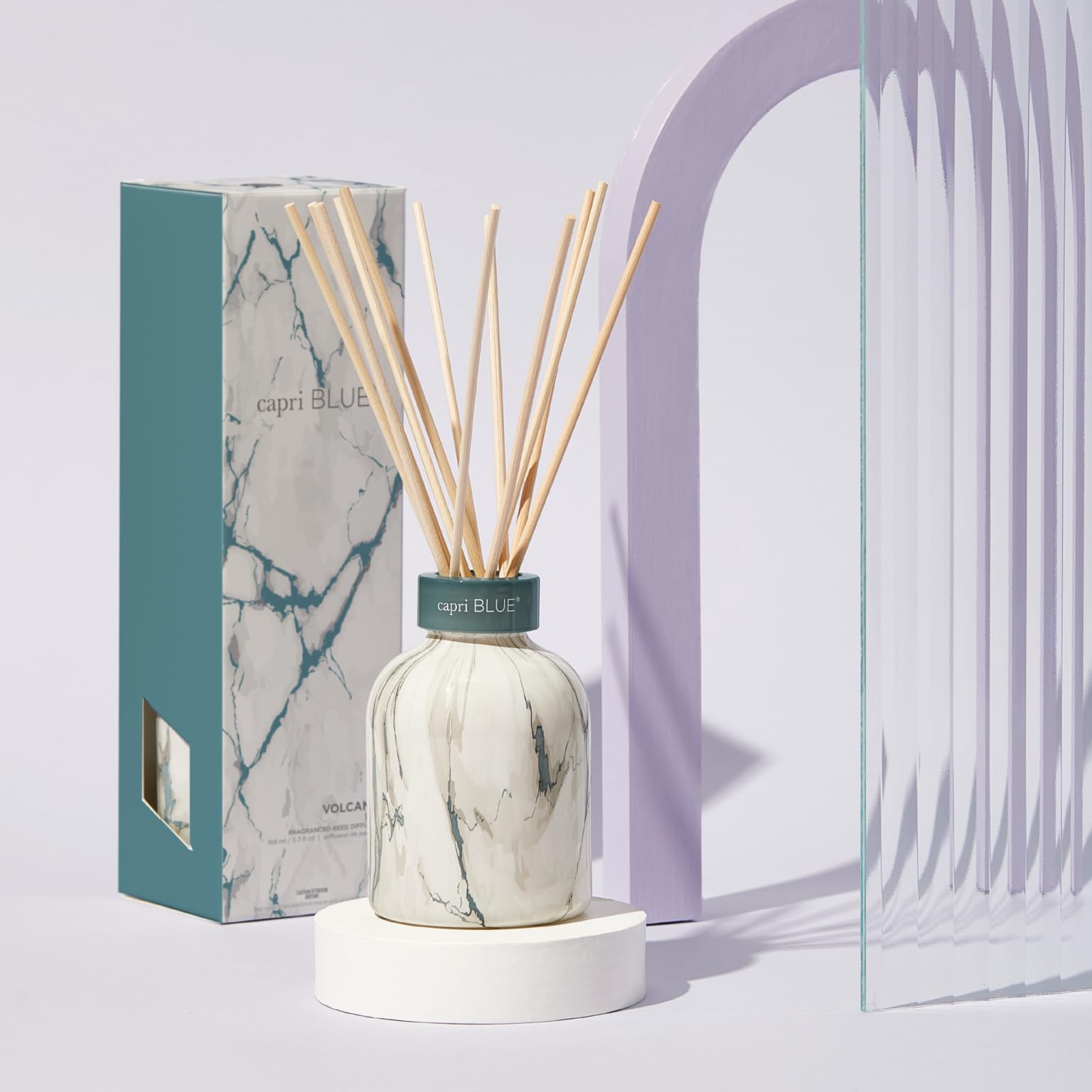 Palitos Capri Blue Volcano Marble intensifican la fragancia sin llama
