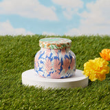 Capri Blue Pattern Play Florales en vaso de 8 oz, añade estilo floral a la sala.