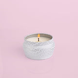 Capri Blue Volcano White Mini Tin Candle, estilo de vida relajante, perfecto para momentos de calma
