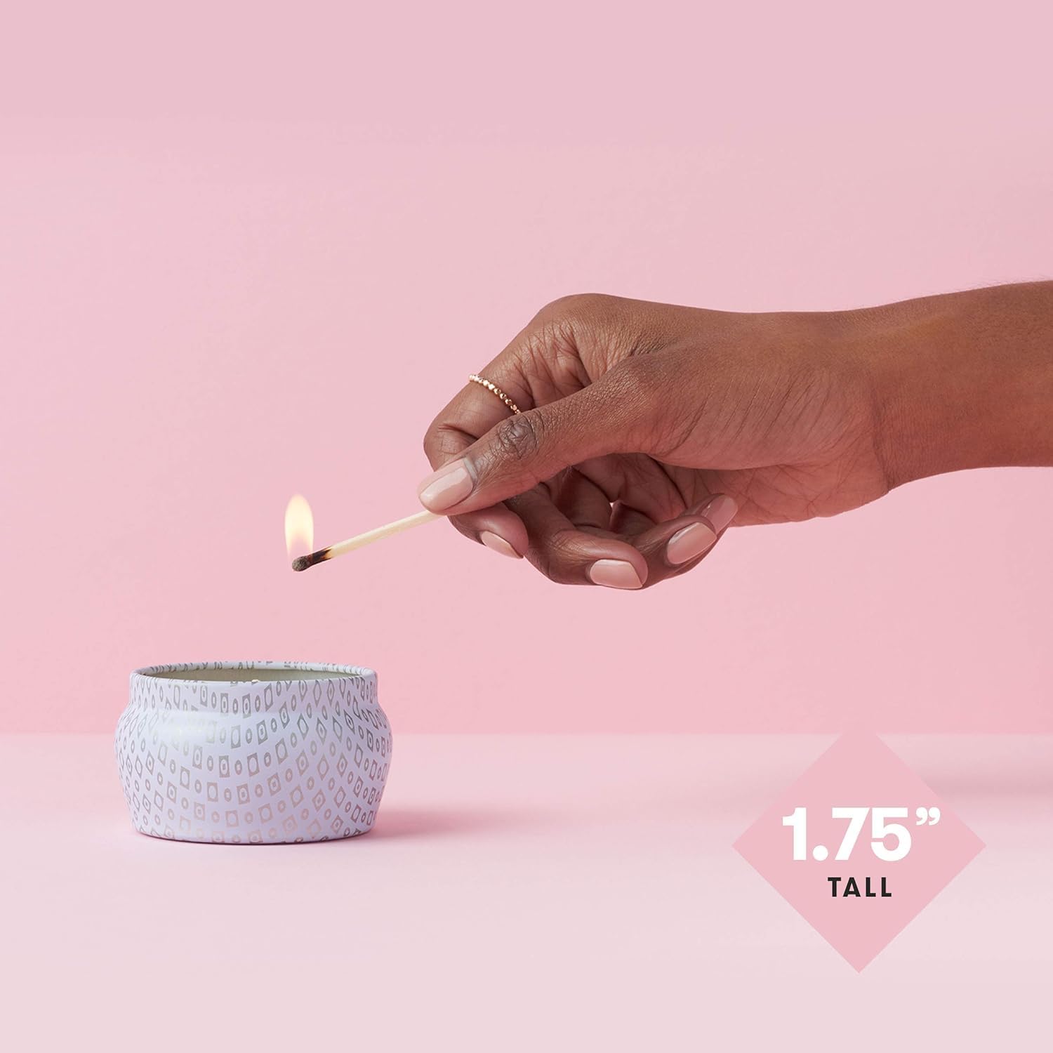 Capri Blue Volcano White Mini Tin Candle, tamaño mini, fácil de llevar a cualquier lugar