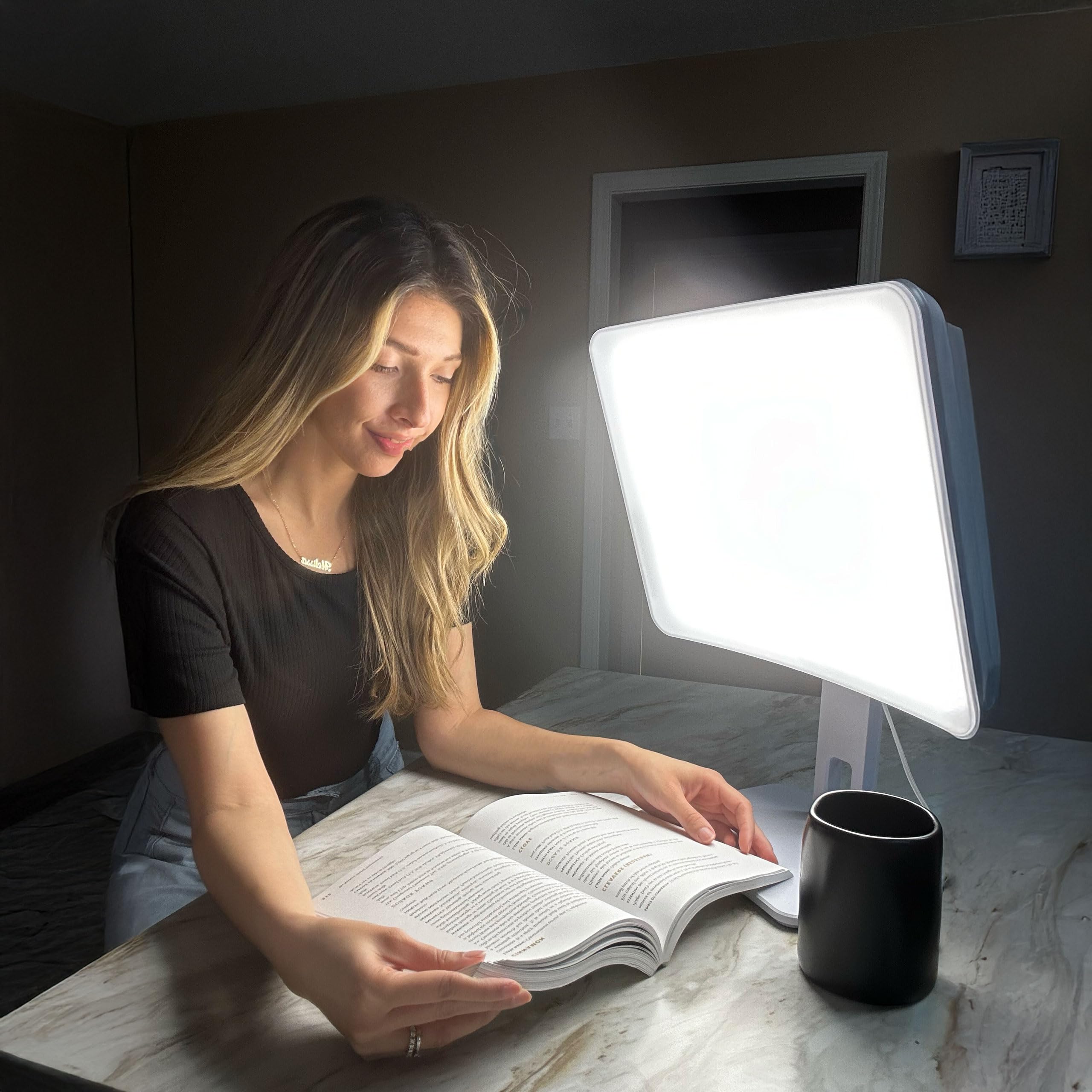 Carex Day-Light Elite, ajuste de altura para posicionar la luz cómodamente durante sesiones