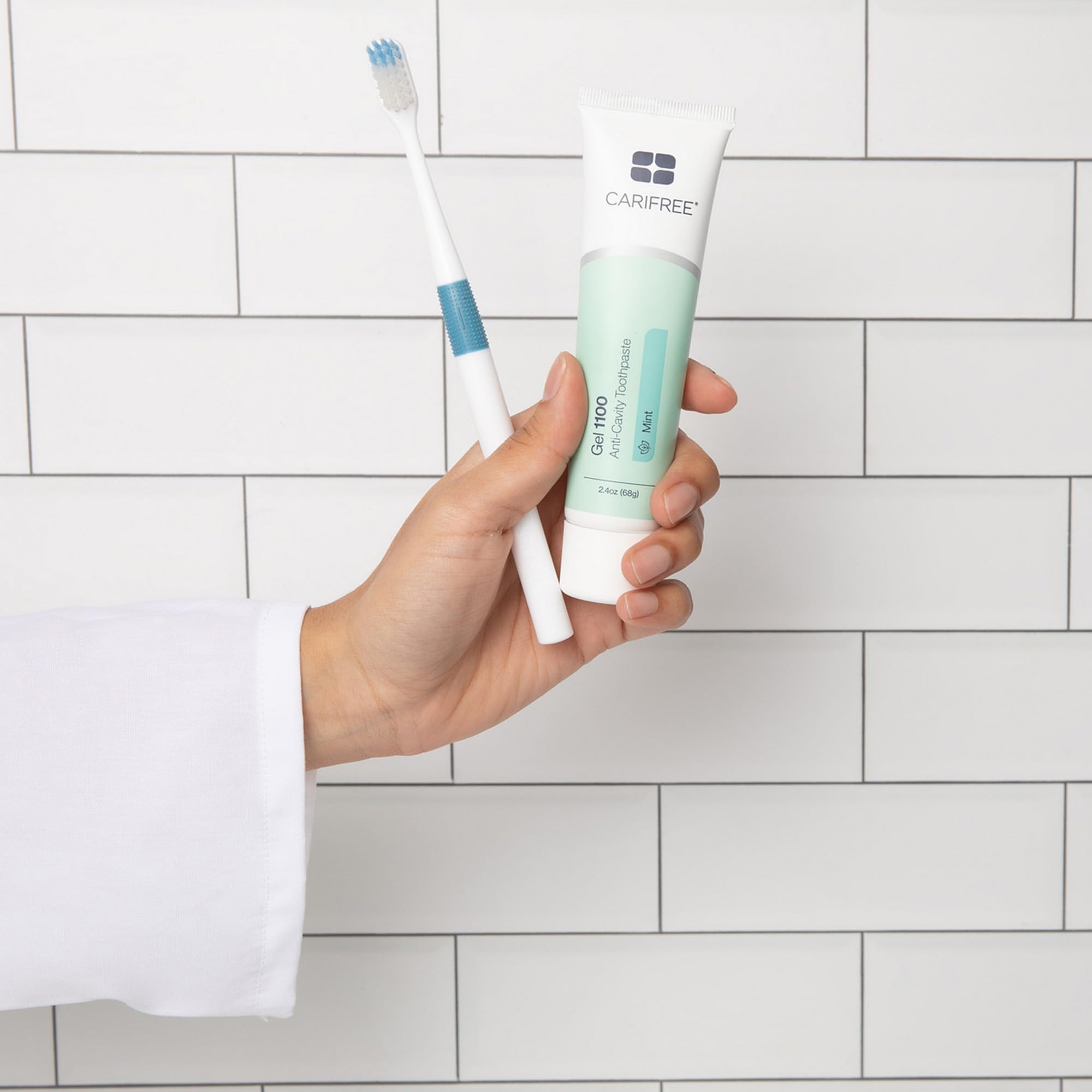 CariFree Gel 1100 Menta: etiqueta frontal que destaca la fórmula avanzada y aroma fresco.
