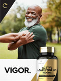 Manos sosteniendo cápsula Carlyle Acetyl L-Carnitine HCL para rendimiento