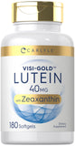 Carlyle Luteína y Zeaxantina en cápsulas blandas dentro de la botella, posible apoyo a la salud ocular.